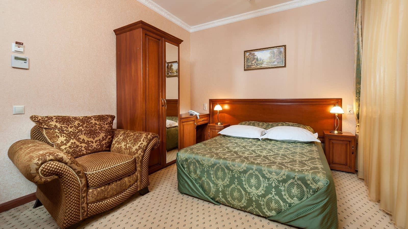 rooms-superior-room
