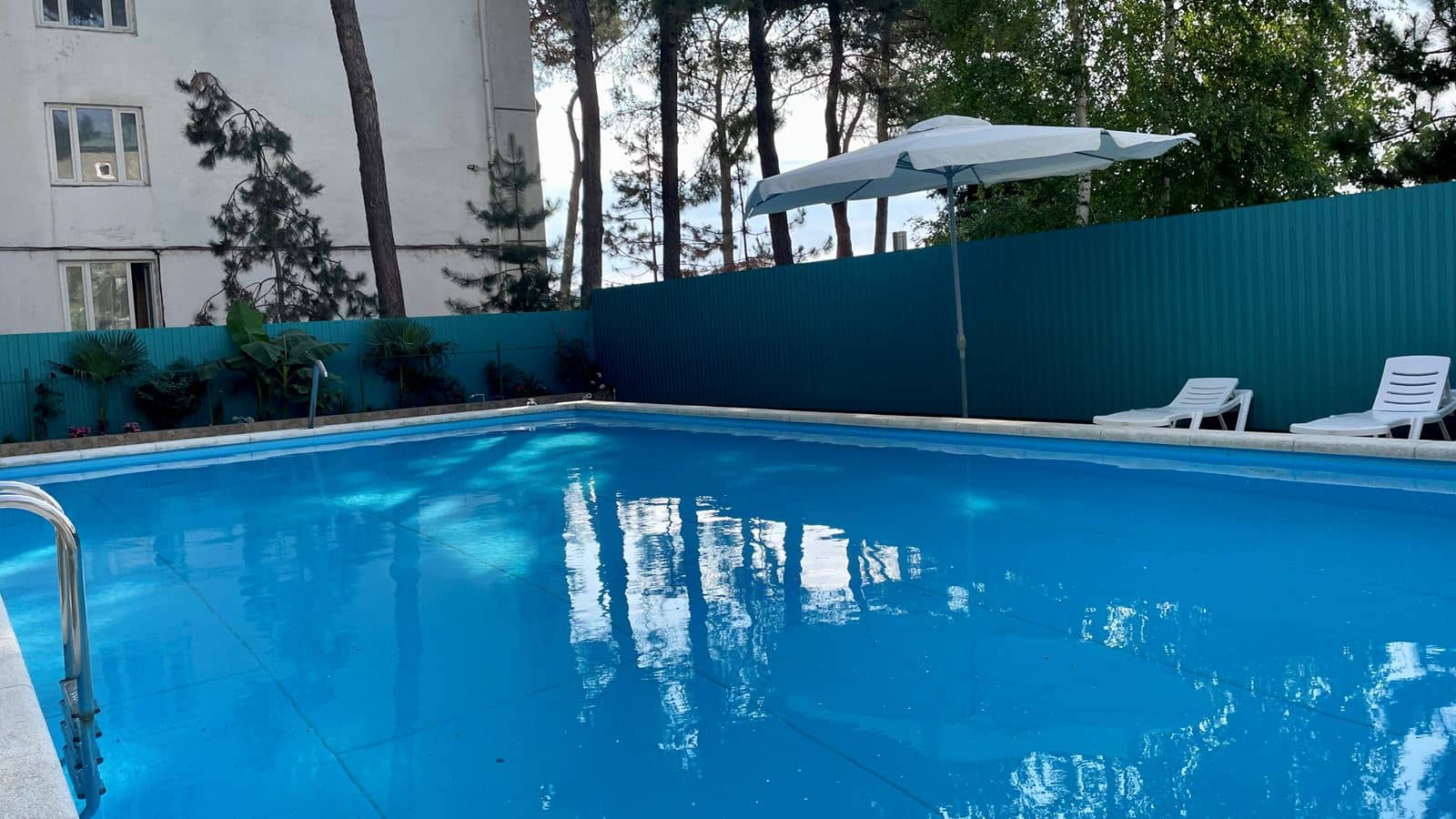 pools-outdoor-pool