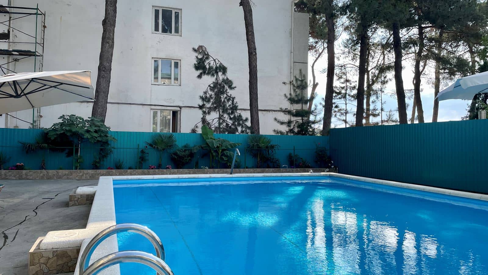 pools-outdoor-pool