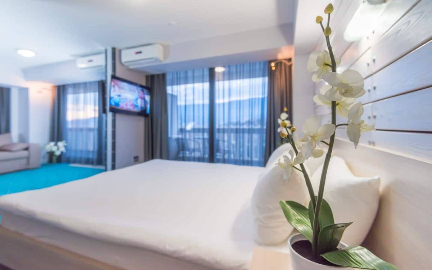 rooms-luxe-studio