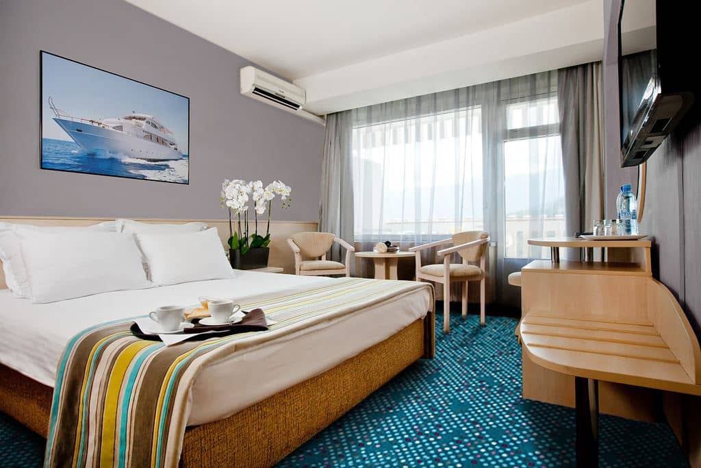 rooms-room-standard-double