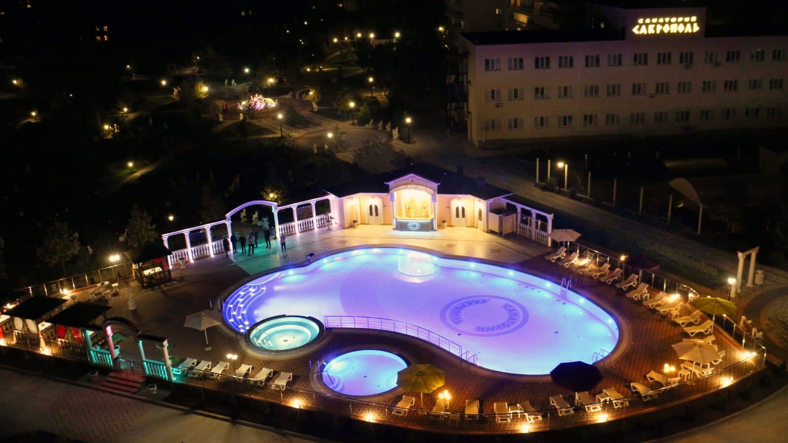 pools-outdoor-pool