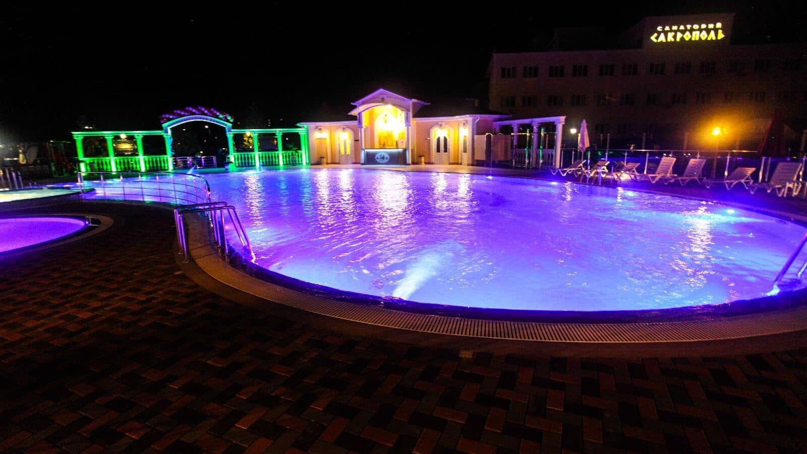pools-outdoor-pool