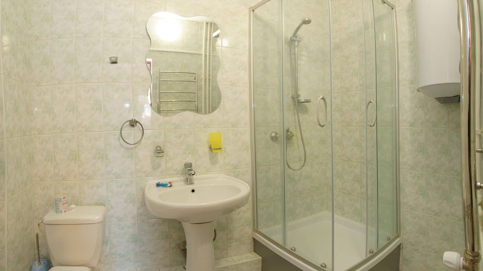 rooms-standard-family-room