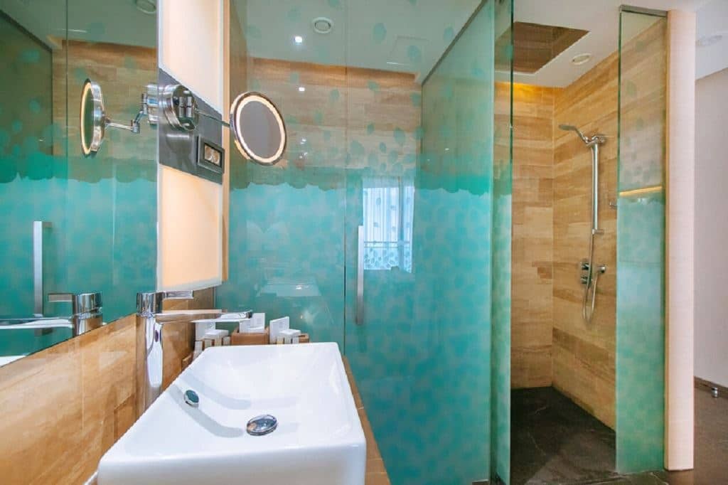 rooms-delux-room