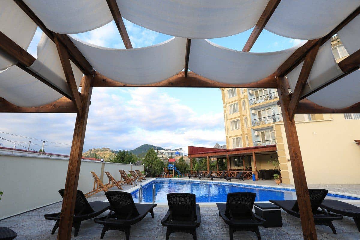 pools-outdoor-pool