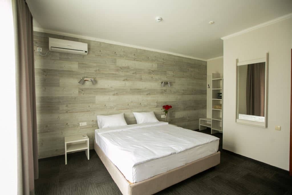 rooms-suite-with-balcony