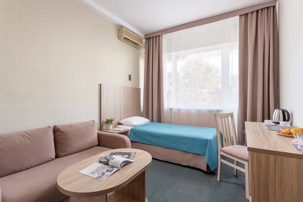 rooms-семейный-двухкомнатный-с-видом-на-парк-или-море
