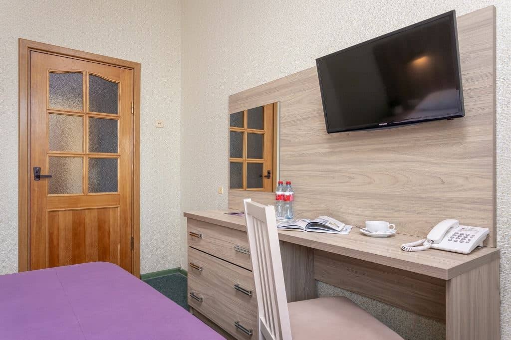 rooms-семейный-двухкомнатный-с-видом-на-парк-или-море