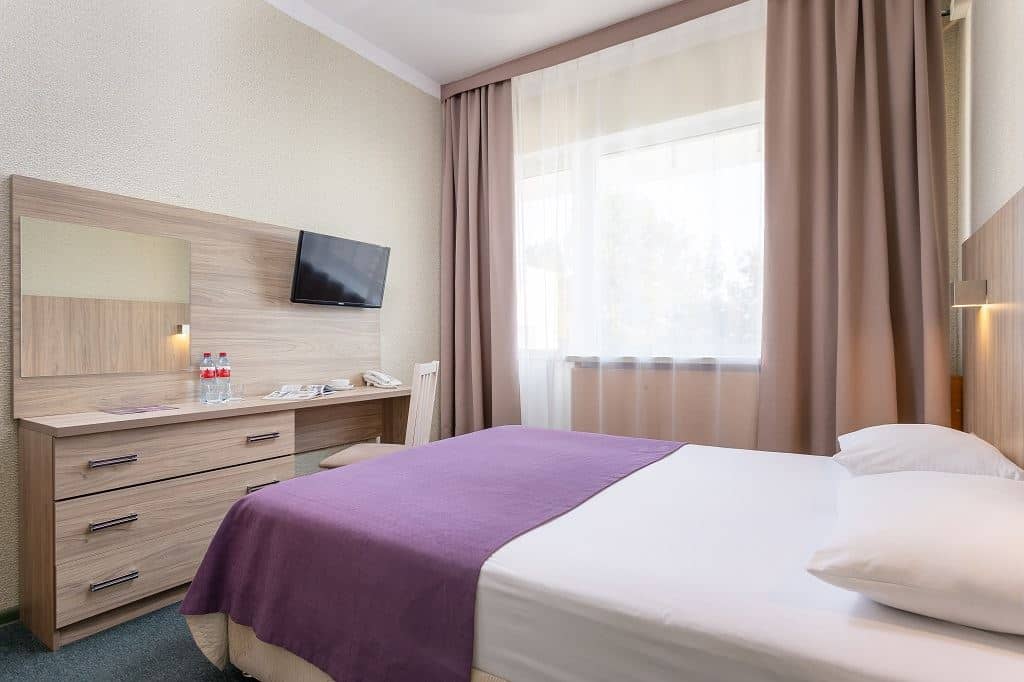 rooms-семейный-двухкомнатный-с-видом-на-парк-или-море
