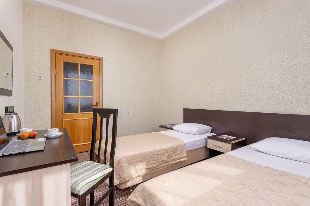 rooms-семейный-двухкомнатный-с-видом-на-парк-или-море