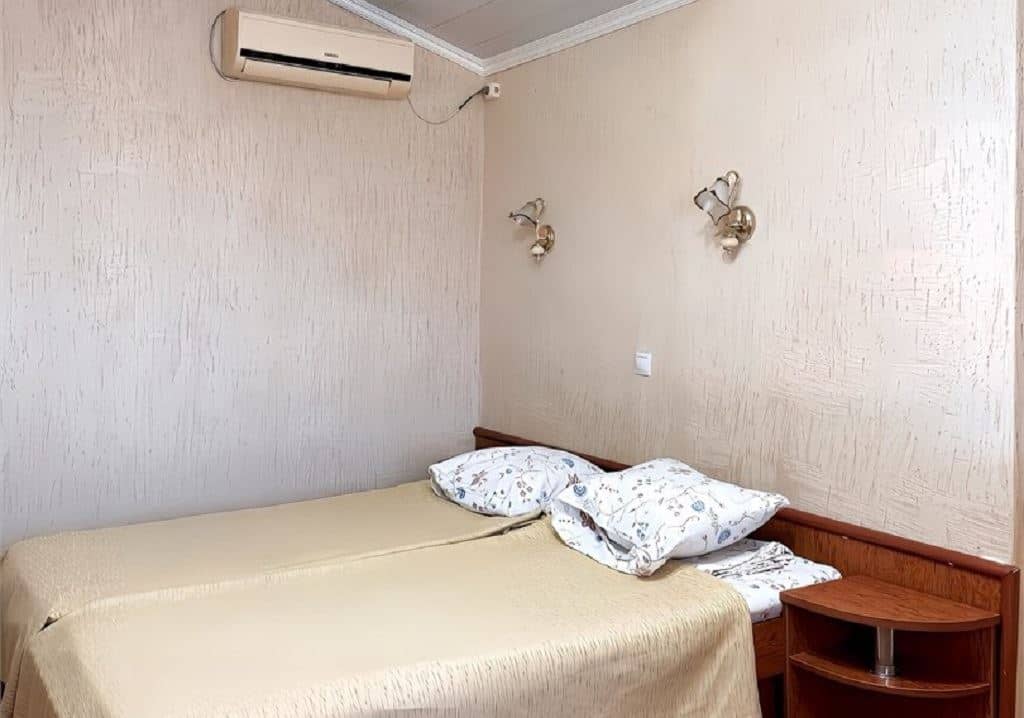 rooms-3-местный-каменные-домики