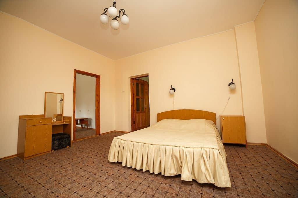 rooms-3-комнатный-2-местный-бизнесцентр