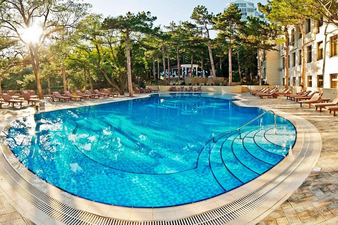 pools-outdoor-pool