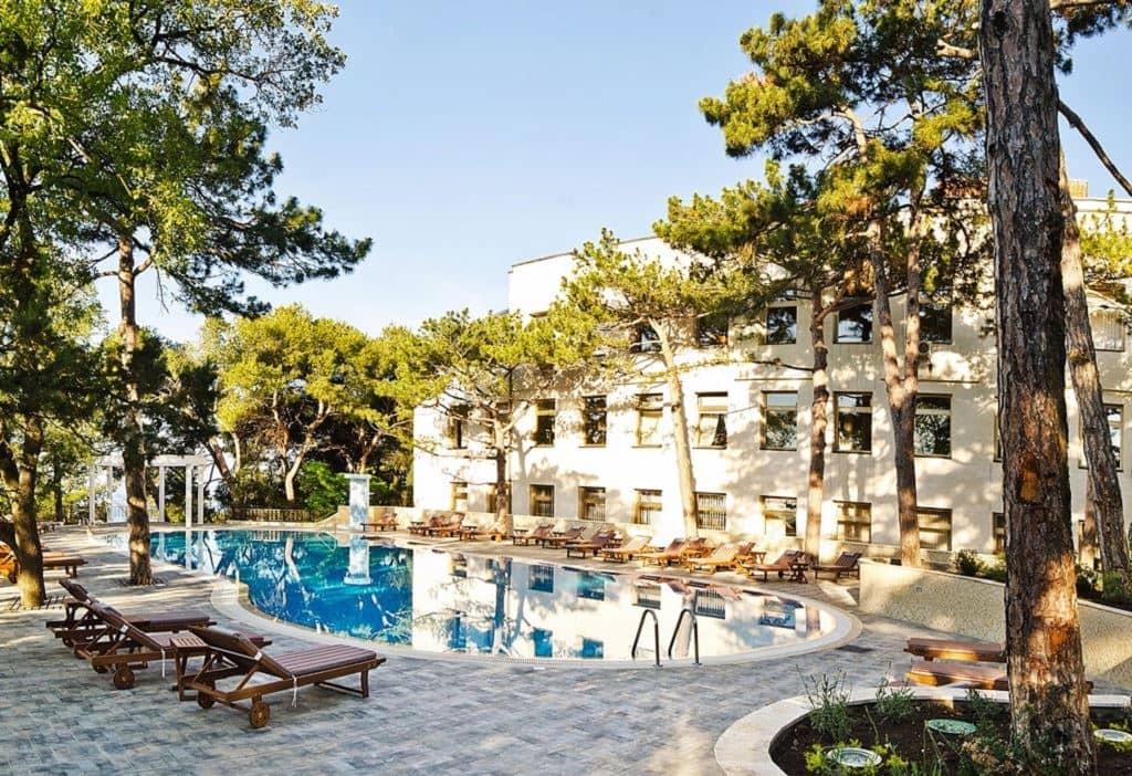 pools-outdoor-pool