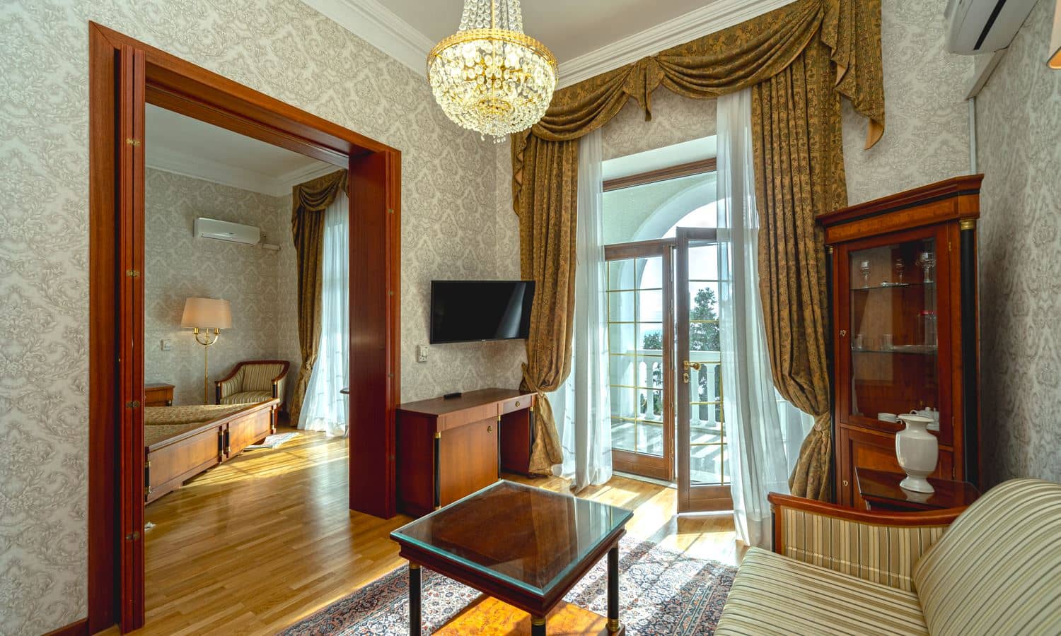 rooms-deluxe-2-room