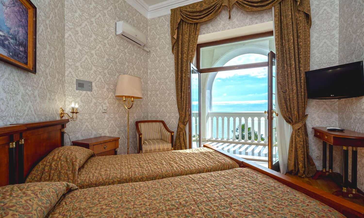 rooms-deluxe-2-room