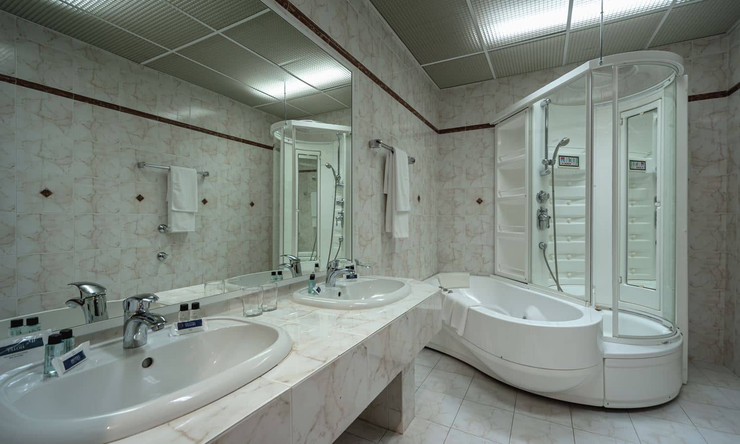 rooms-suite-vip-building-1