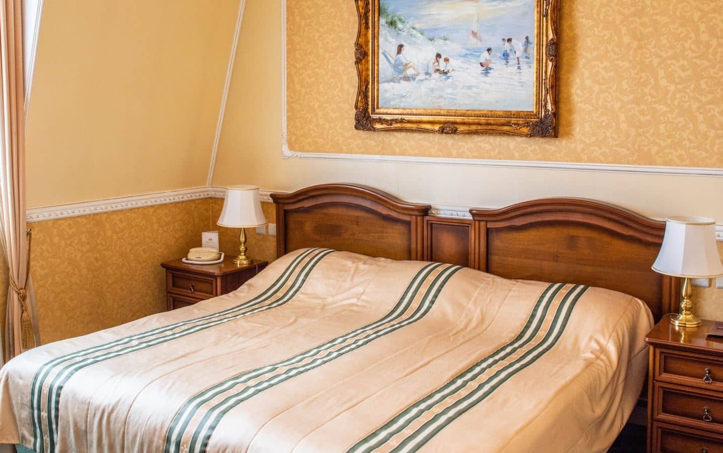 rooms-номер-1ой-категории-с-видом-на-море