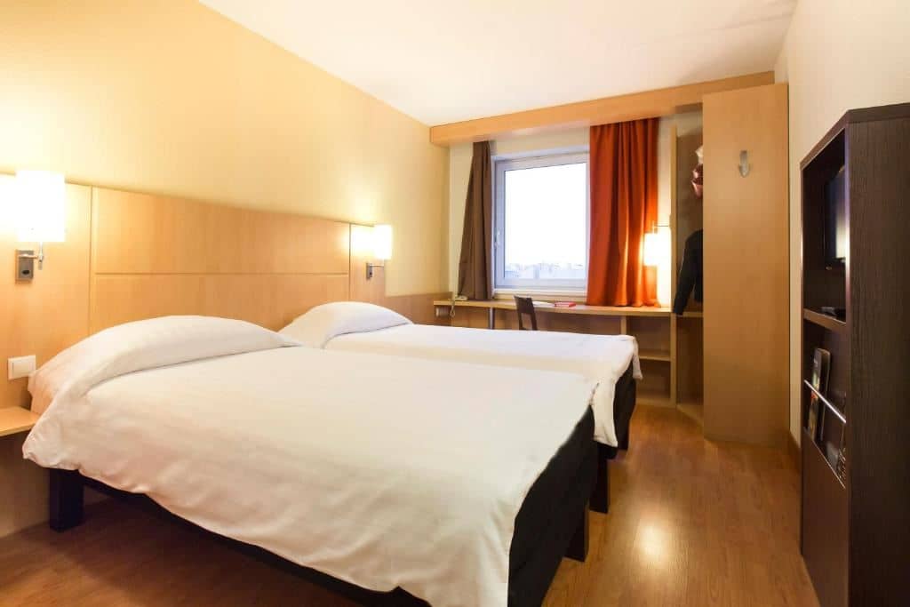 rooms-2bed-standard