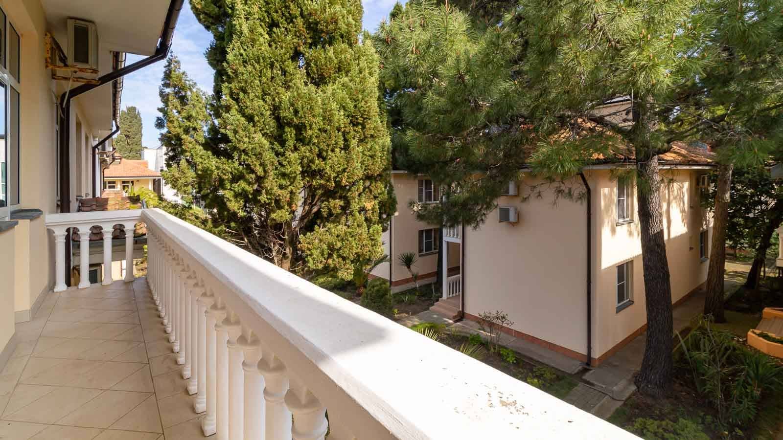 rooms-3-rooms-2-floor-balcony-sea-view