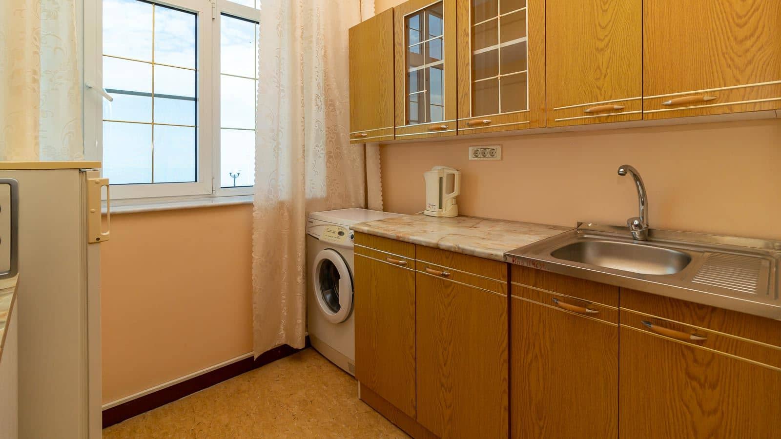 rooms-3-rooms-2-floor-balcony-sea-view