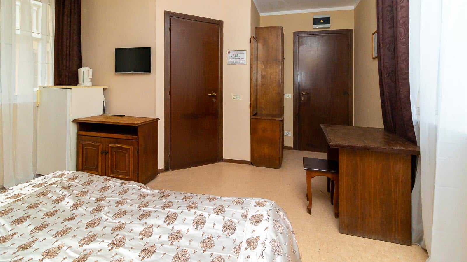 rooms-standart-8-9-cottage-2-floor-balcony