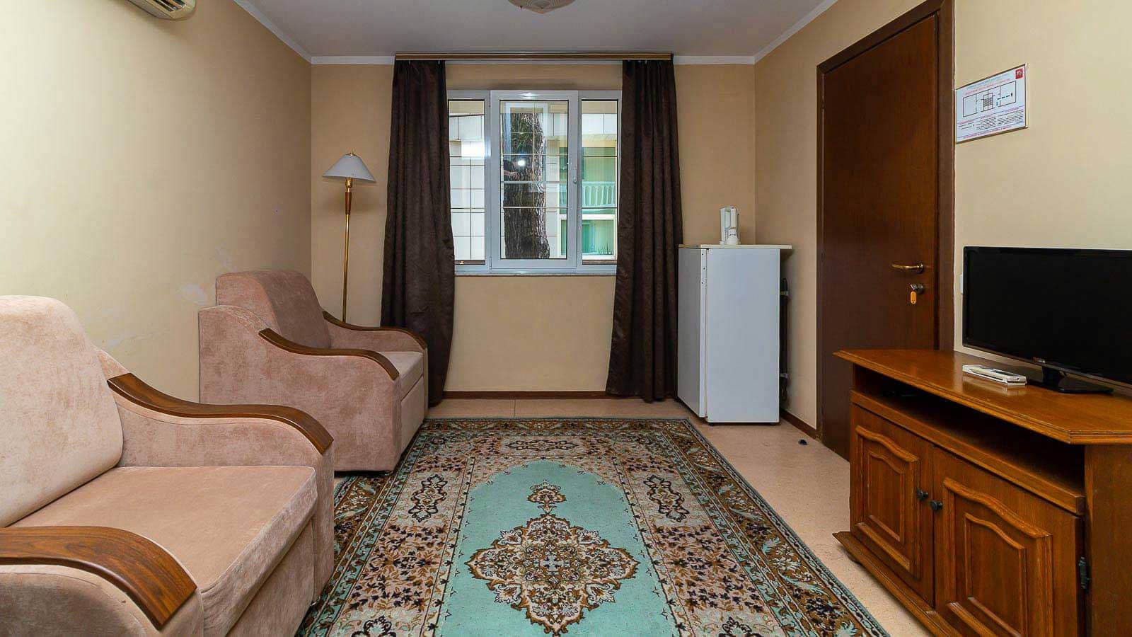 rooms-3-rooms-duplex-10-cottage-balcony