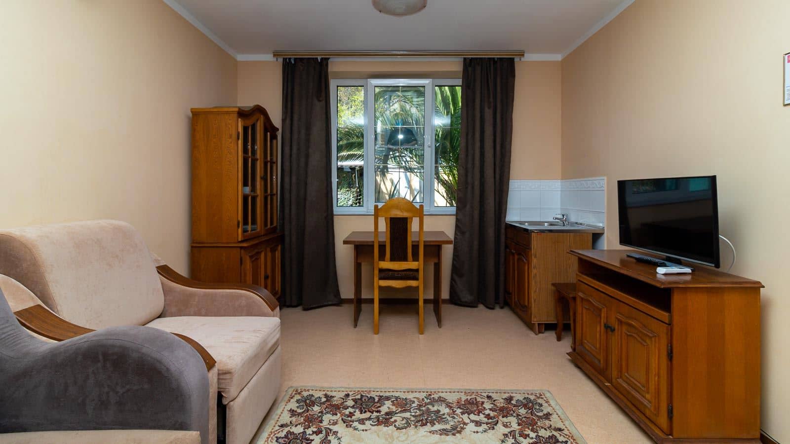 rooms-3-rooms-duplex-11-cottage-balcony-sea-view