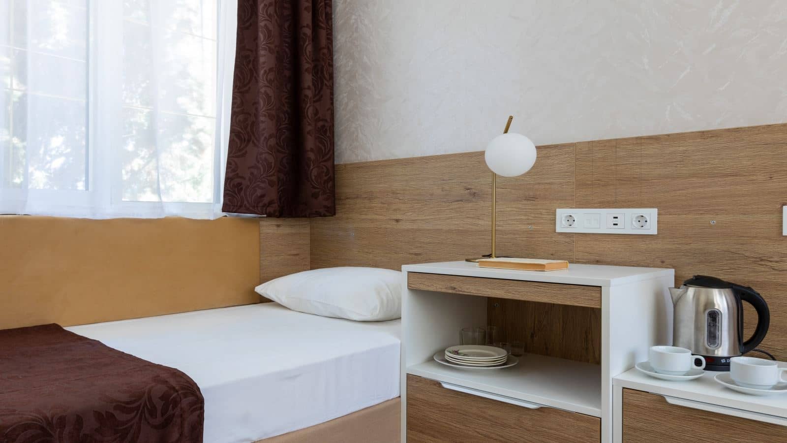 rooms-single-5-cottage-2-floor-balcony