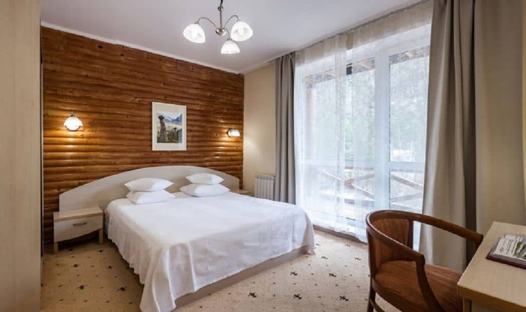 rooms-2-mestnyy-2-komnatnyy-premyer-korpus-stupeni