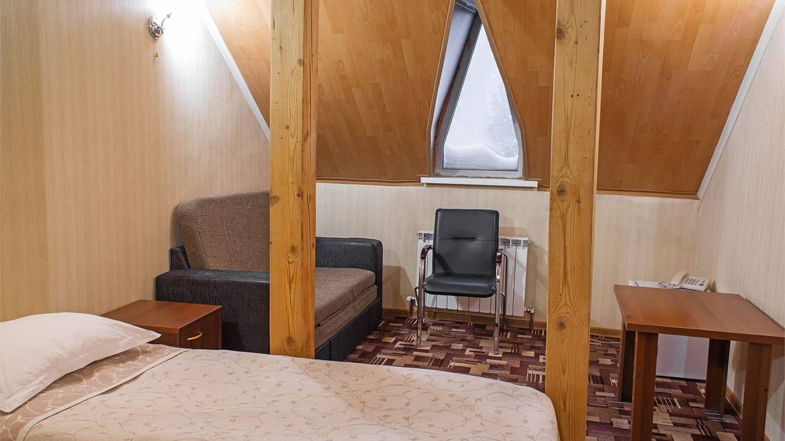 rooms-2mestnyi-mansardnyi-511