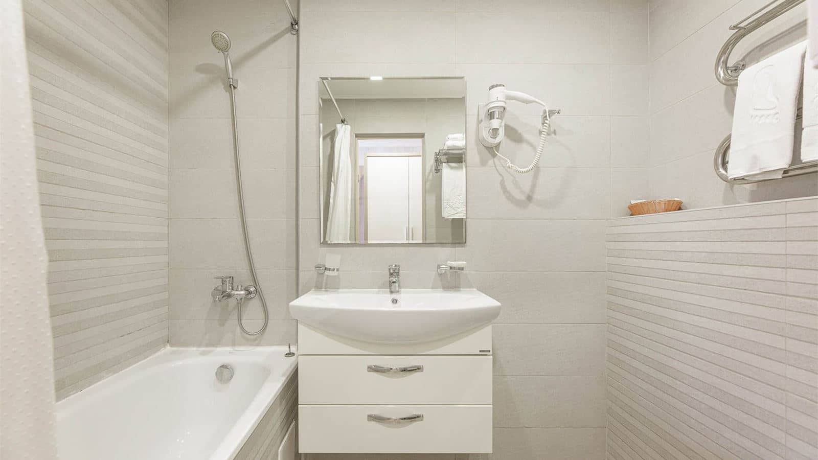 rooms-2местный-стандарт-с-балконом-1-корп-2-этаж