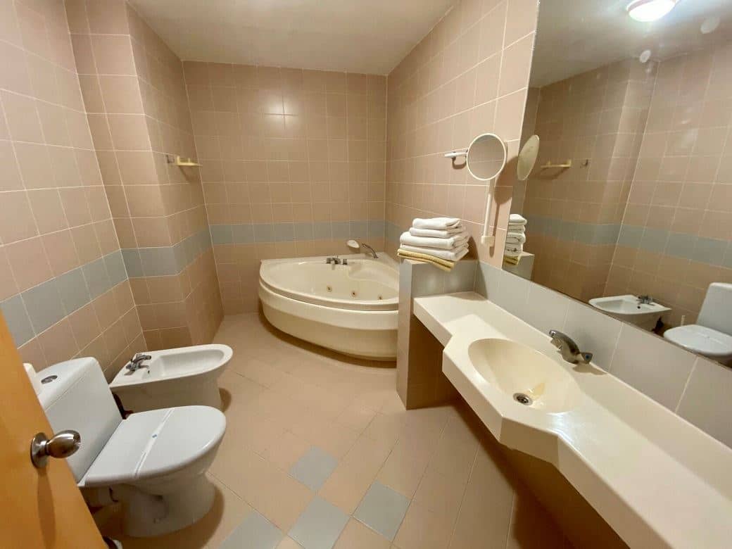 rooms-luxury-room