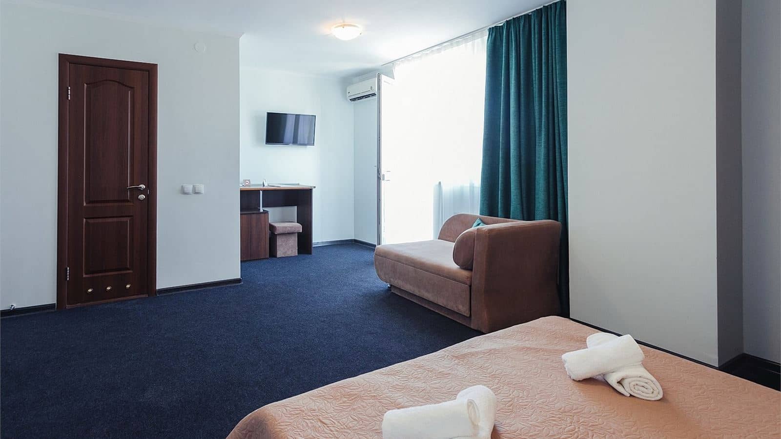 rooms-комфорт-с-балконом-семейный