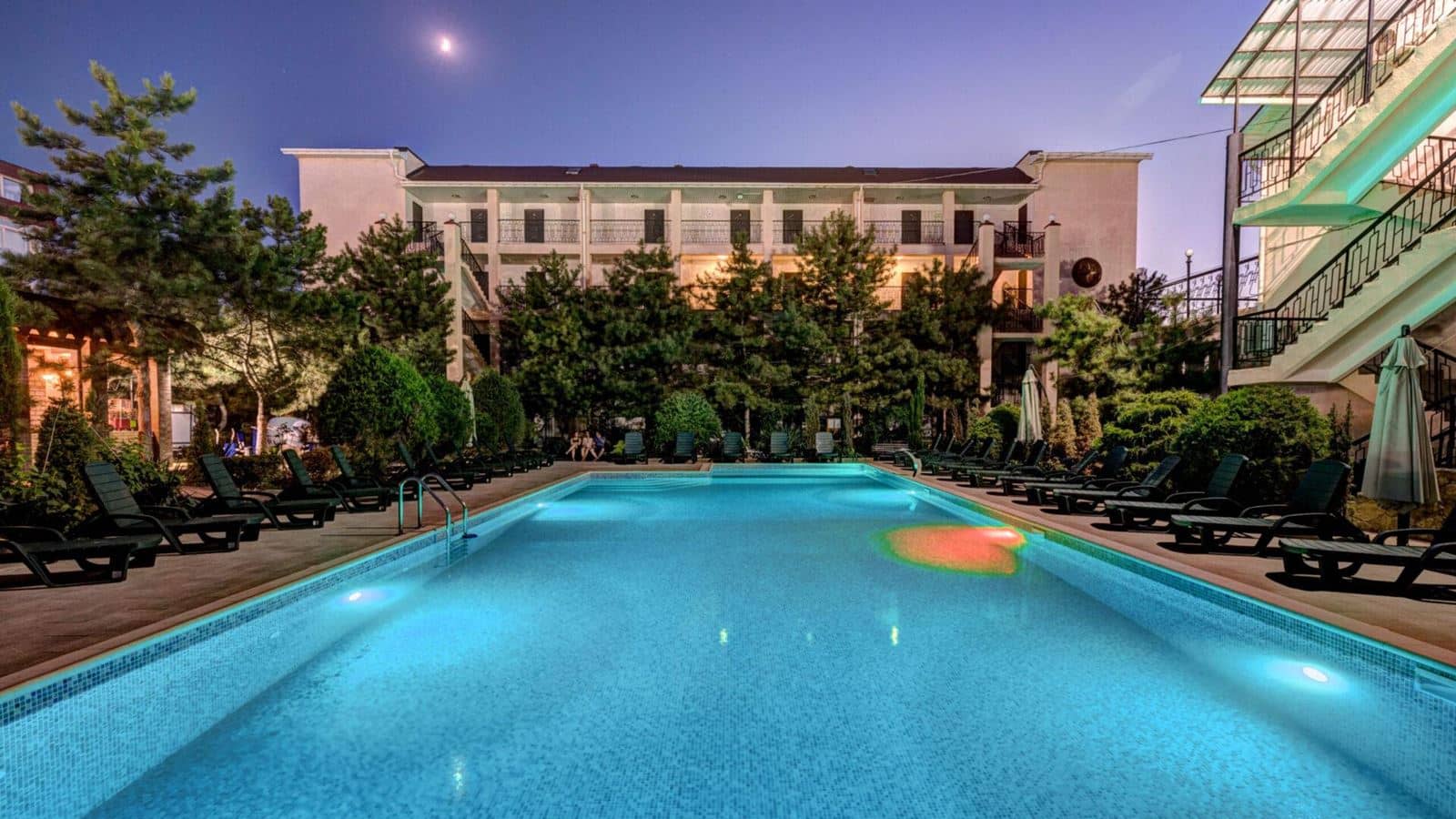pools-outdoor-pool