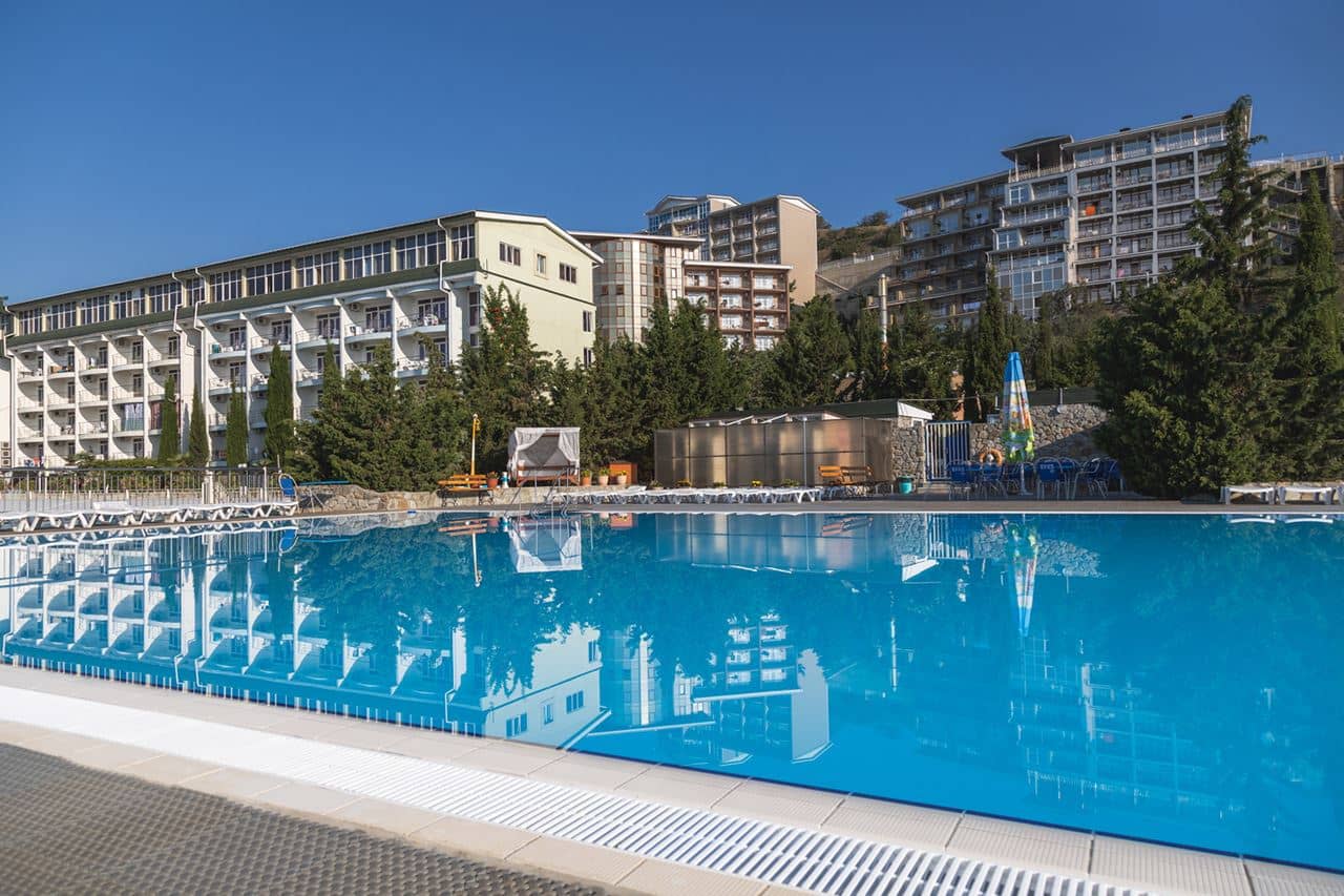 pools-outdoor-pool