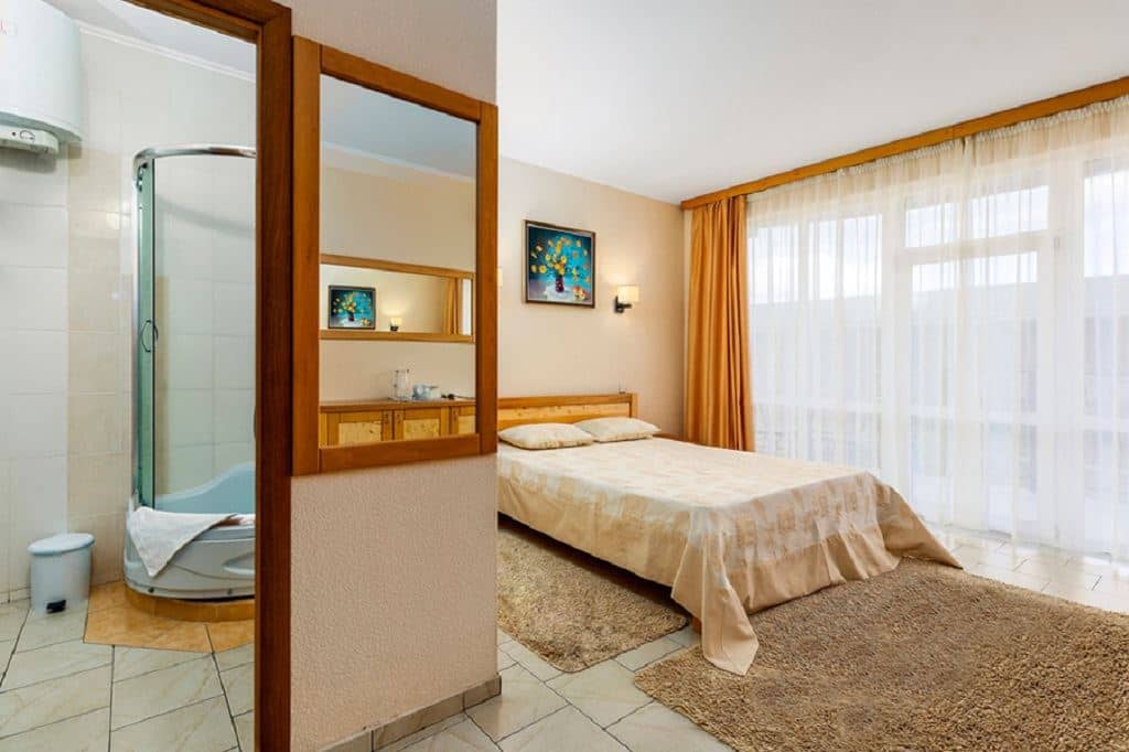 rooms-standard-triple