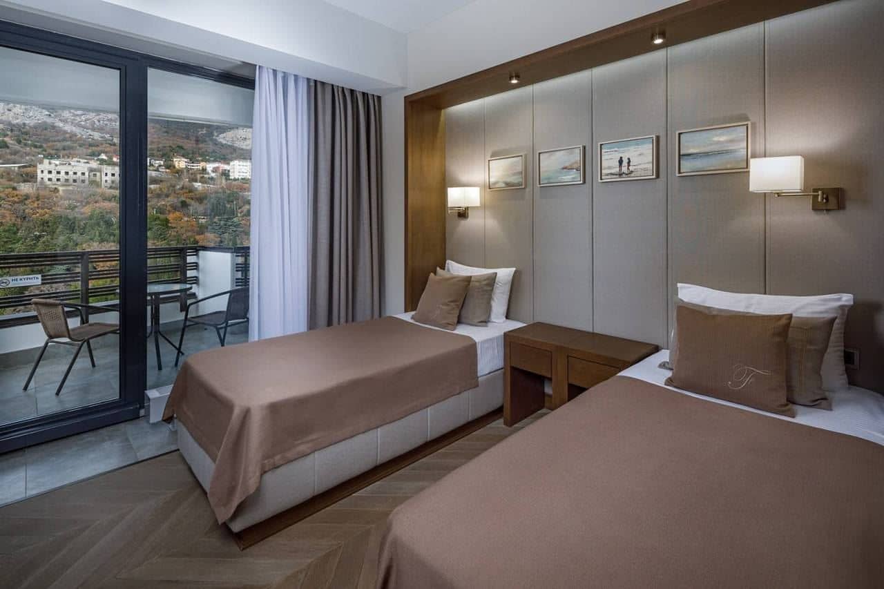 rooms-suit