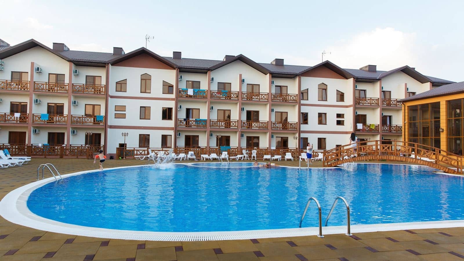 pools-outdoor-pool