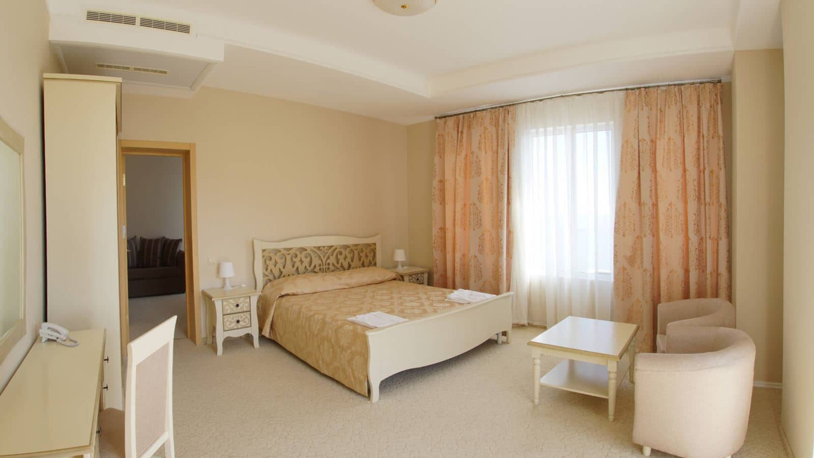 rooms-room-luxury-2-bedrooms