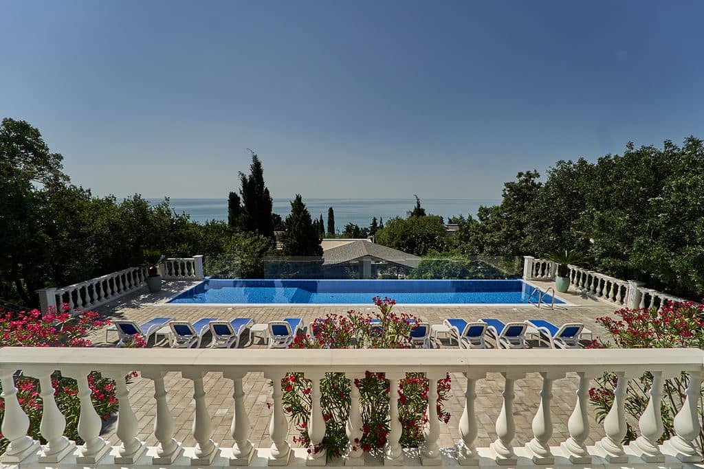 pools-outdoor-pool