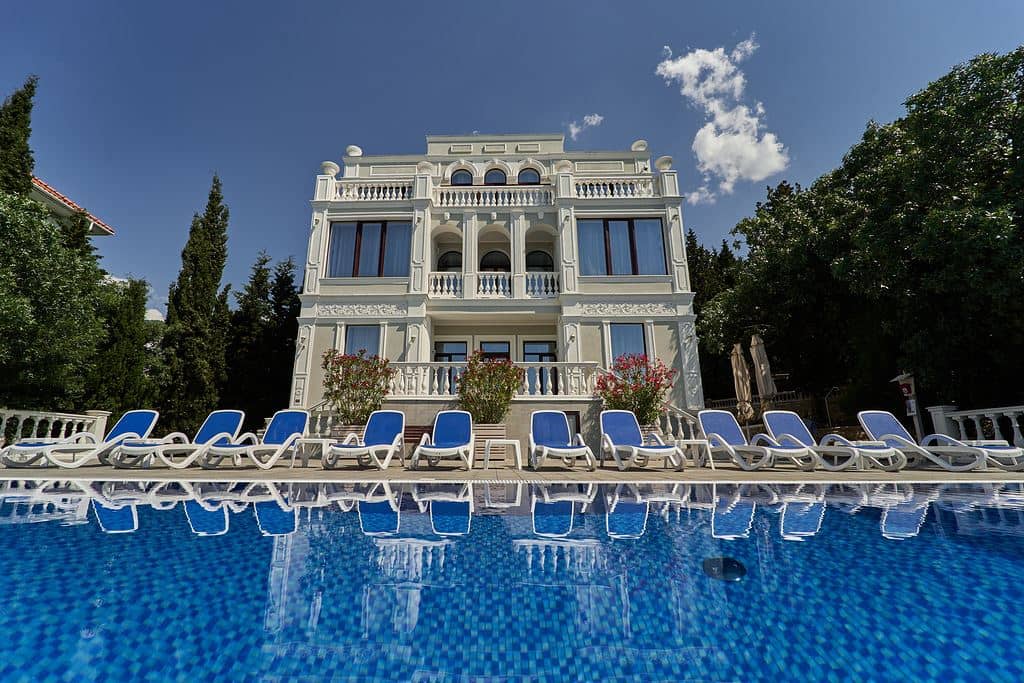 pools-outdoor-pool