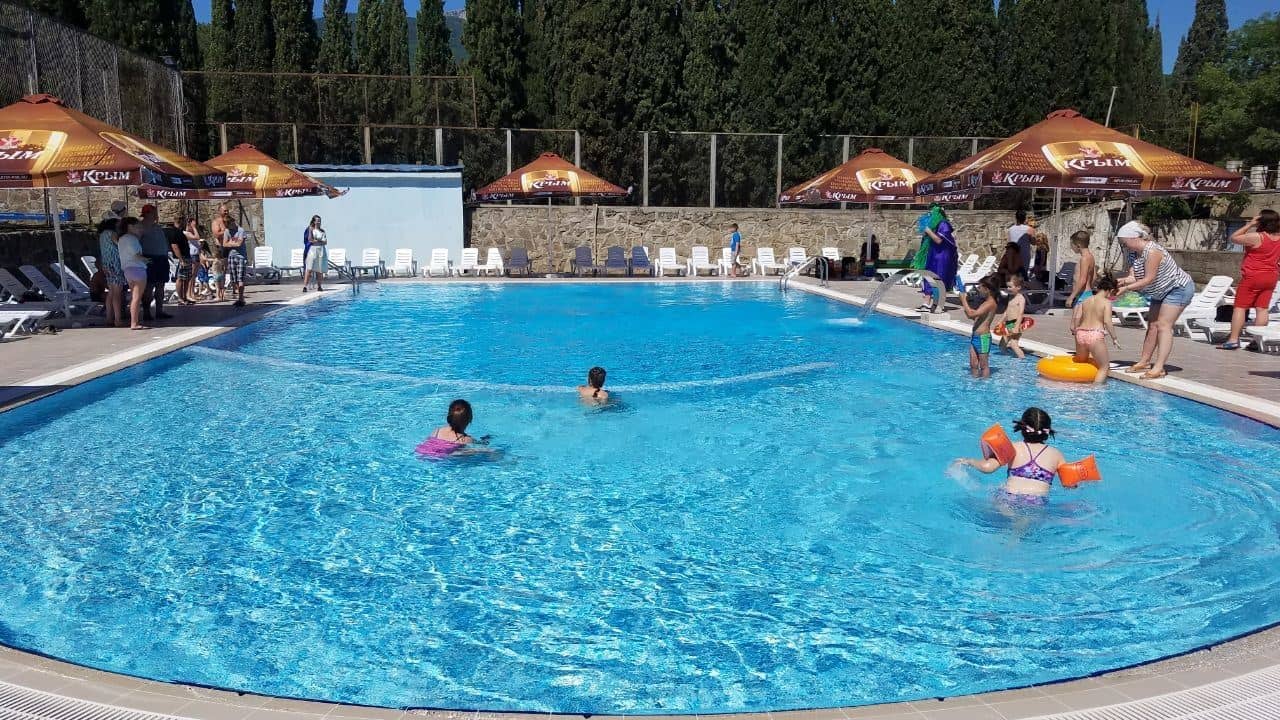 pools-outdoor-pool