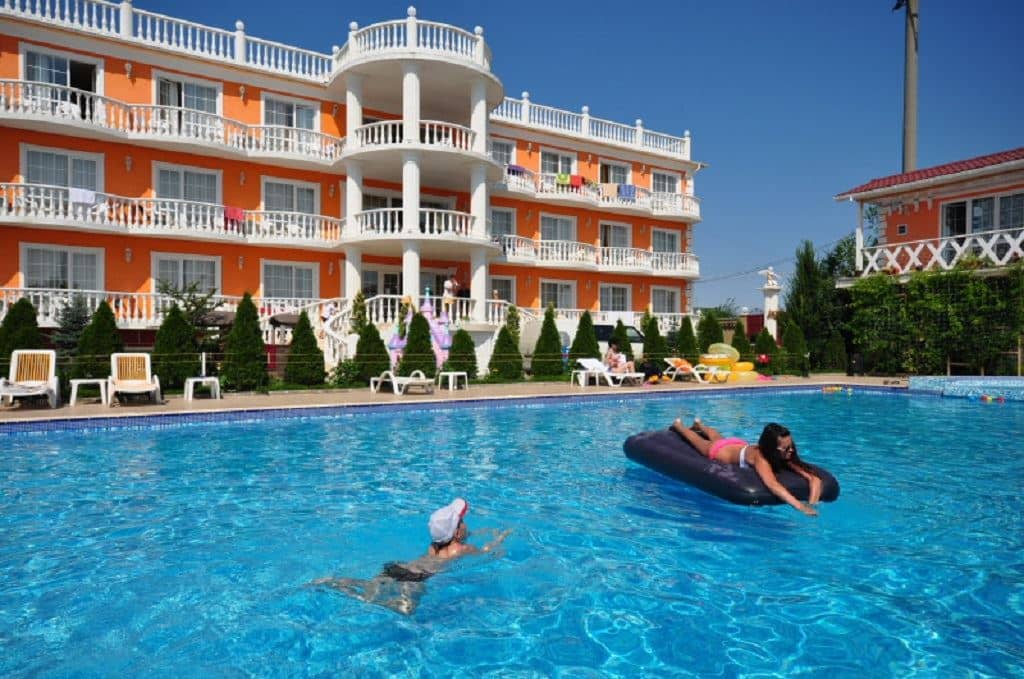 pools-outdoor-pool