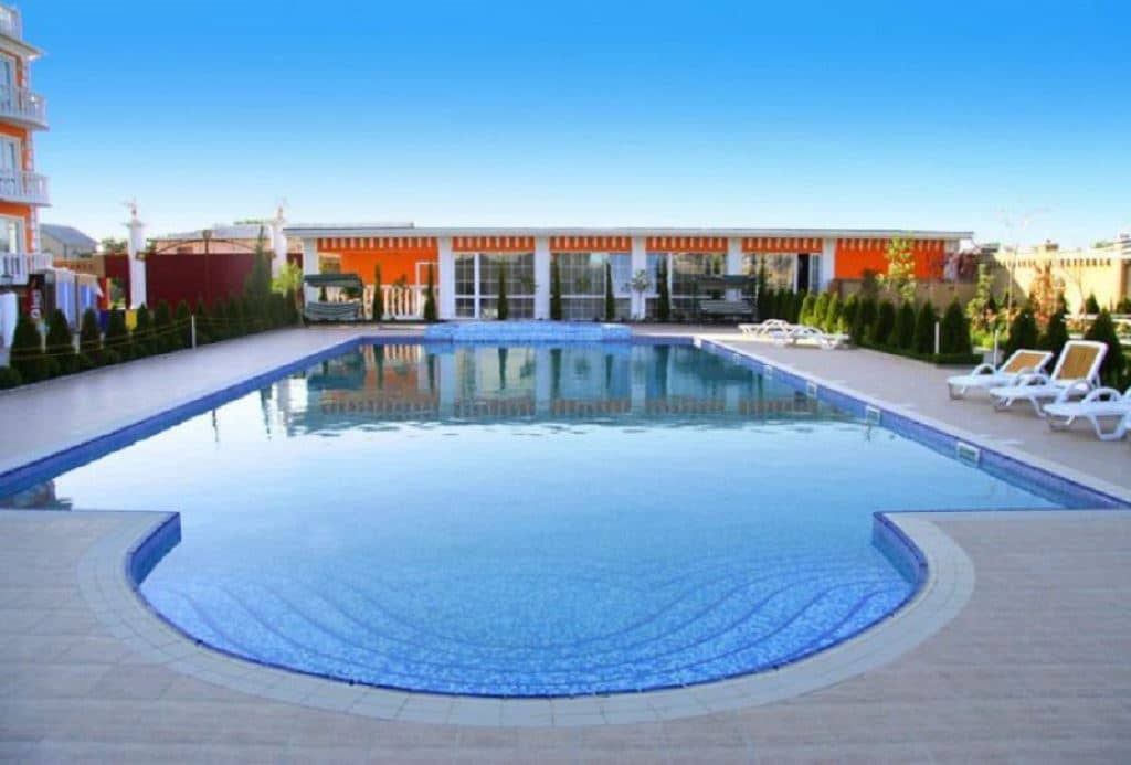 pools-outdoor-pool