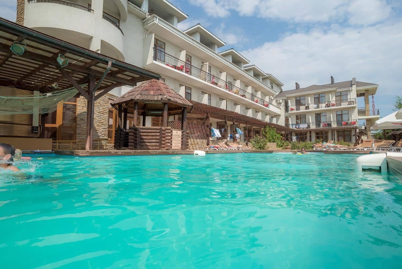 pools-outdoor-pool