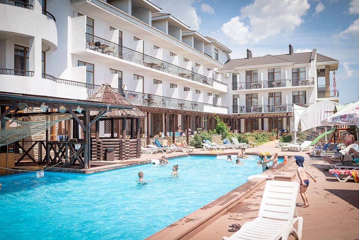 pools-outdoor-pool