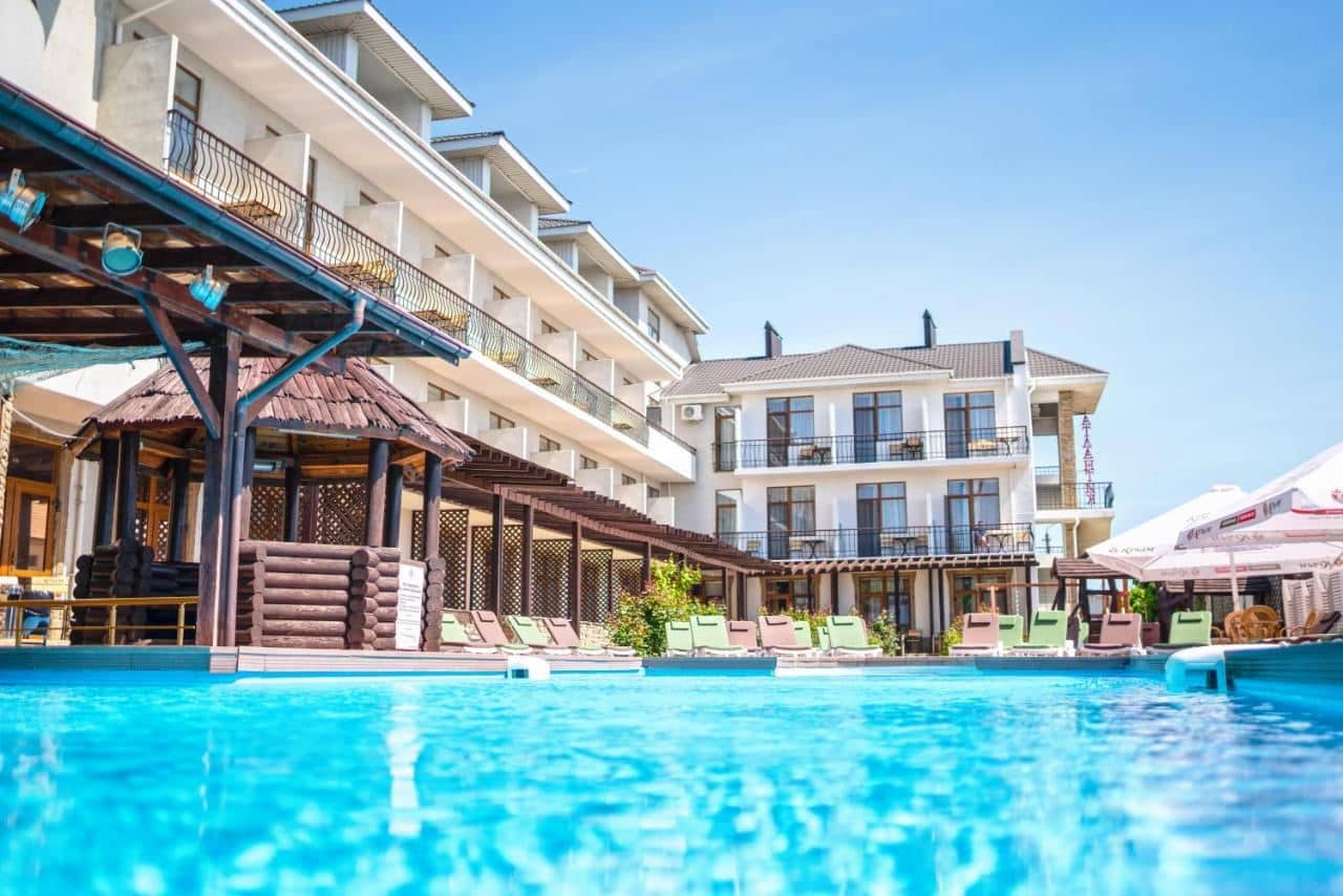 pools-outdoor-pool