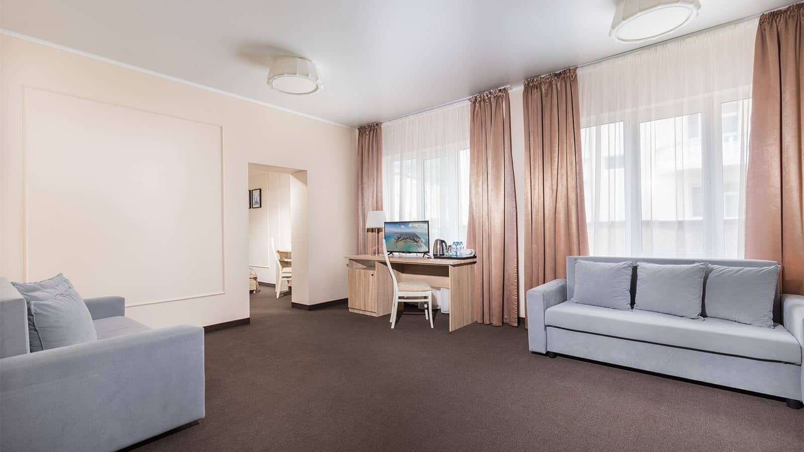 rooms-suite-deluxe-with-balcony